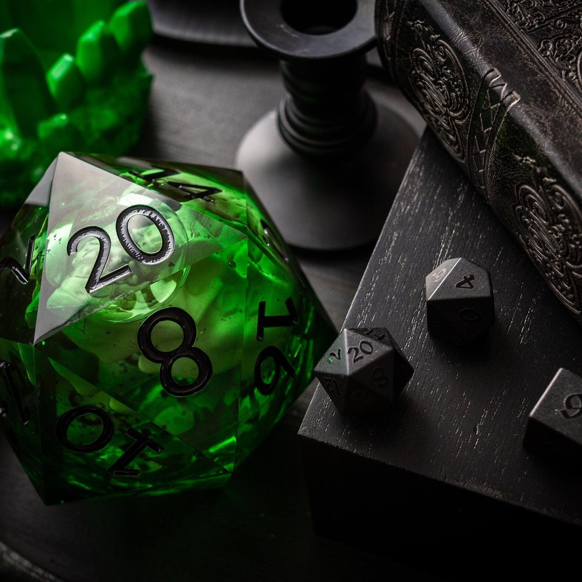 95MM Green Skull Liquid Core D20 Resin Dice for Gaming