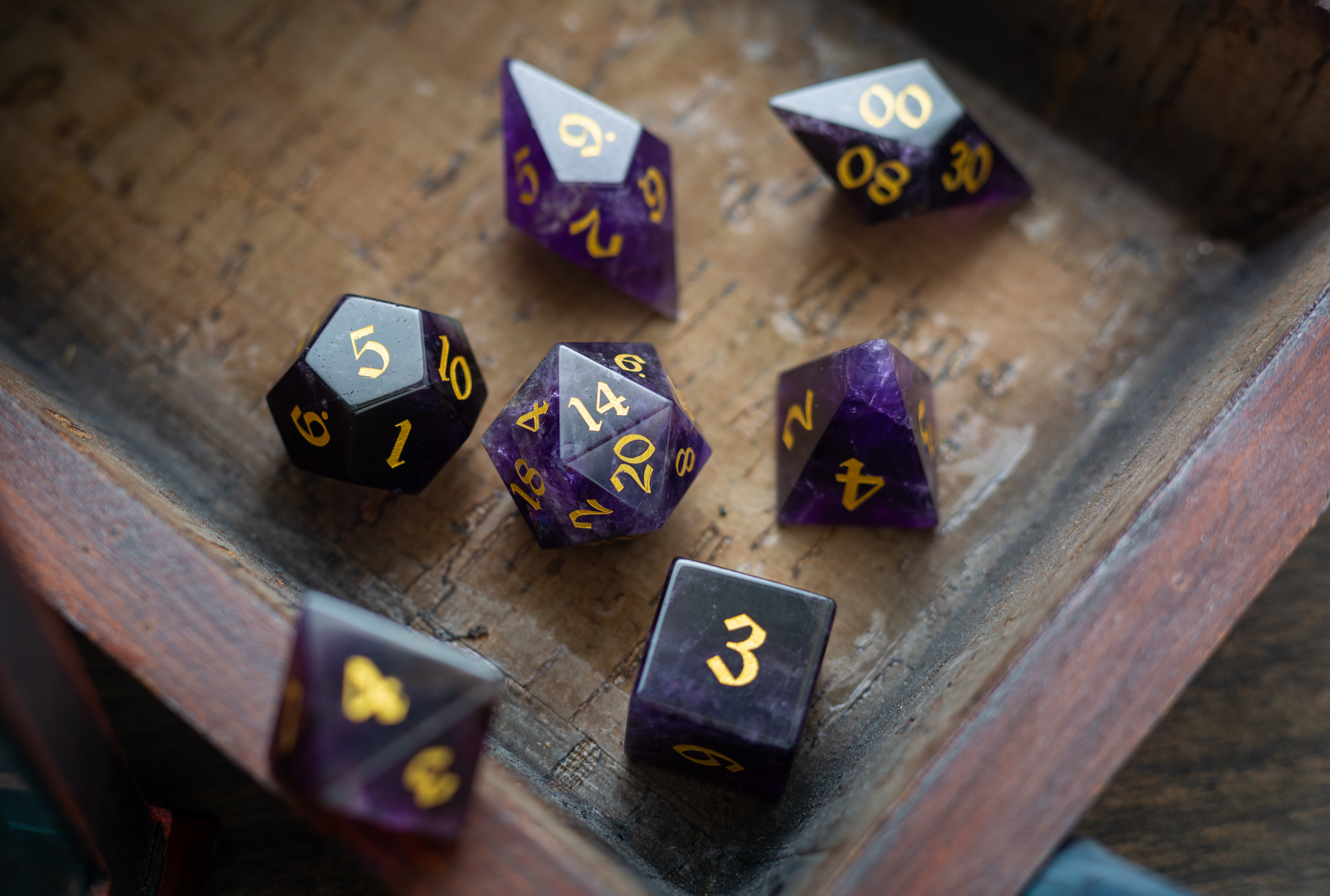 Best Amethyst Dice Sets | DnD Dice Buying & Care Guide 2025